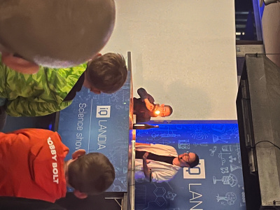 EF489F19-4F57-4FAB-A378-A77689255E25