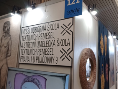 7BC2FD19-1B9D-4C83-AEA7-2EF3BC3797BD