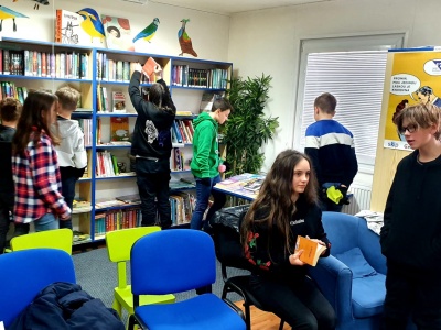 6. třída v choceradské knihovně