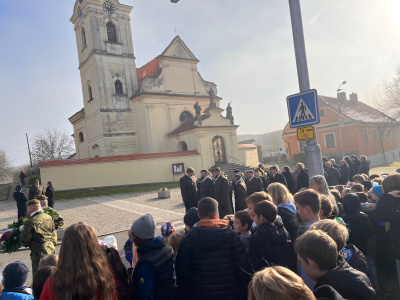 A3ADFEB4-5A44-4C13-879B-03FF38DCA644