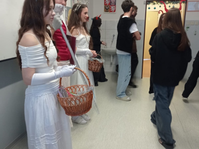 3ADEA0FB-A8F2-4A7B-9896-FB479E48B363