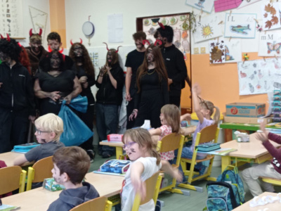 739E0372-0EEE-4FB6-9B5C-ADF9F2D84642