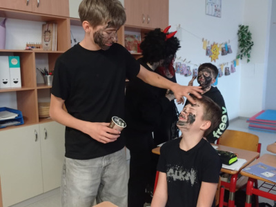 D1550F90-7312-4C5F-80BF-2D9068A79D5E